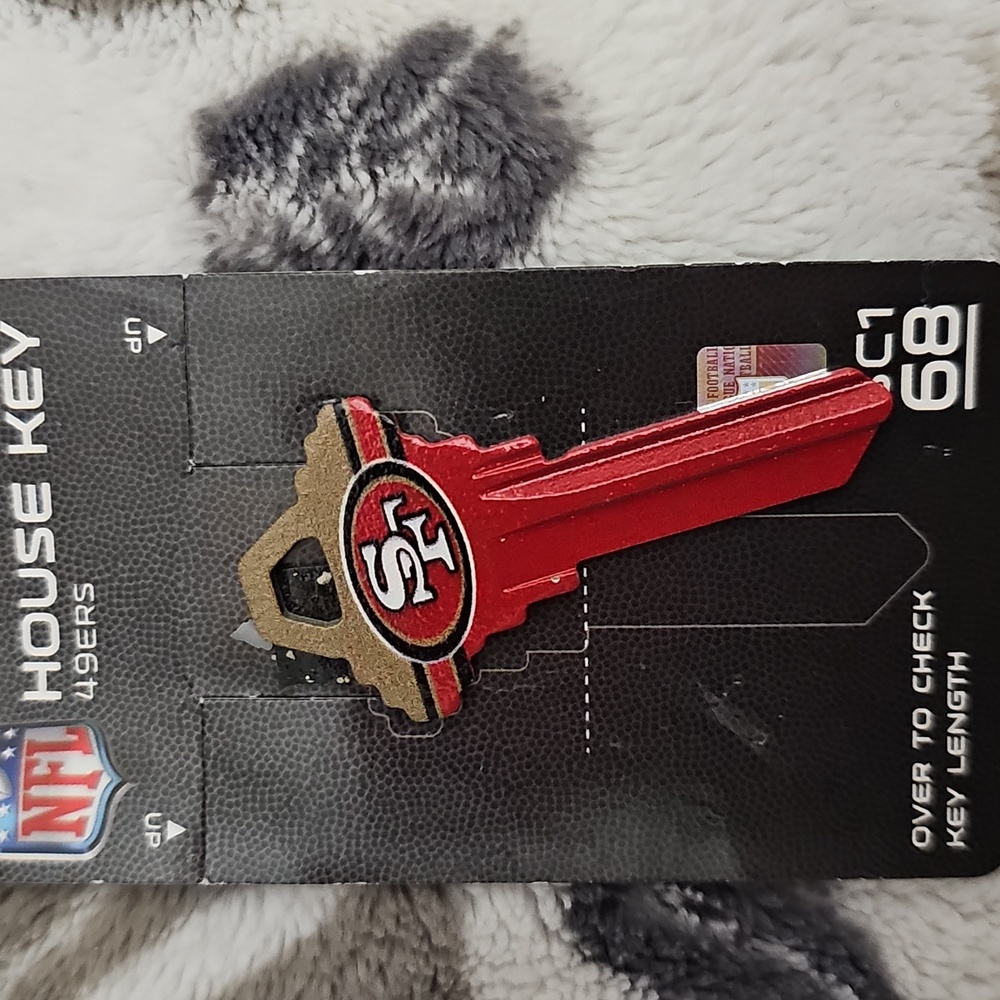 San Francisco 49ers Key and Keychain Set - Picture 2 of 6